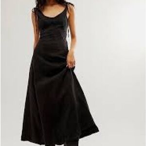 Esmeralda midi dress.